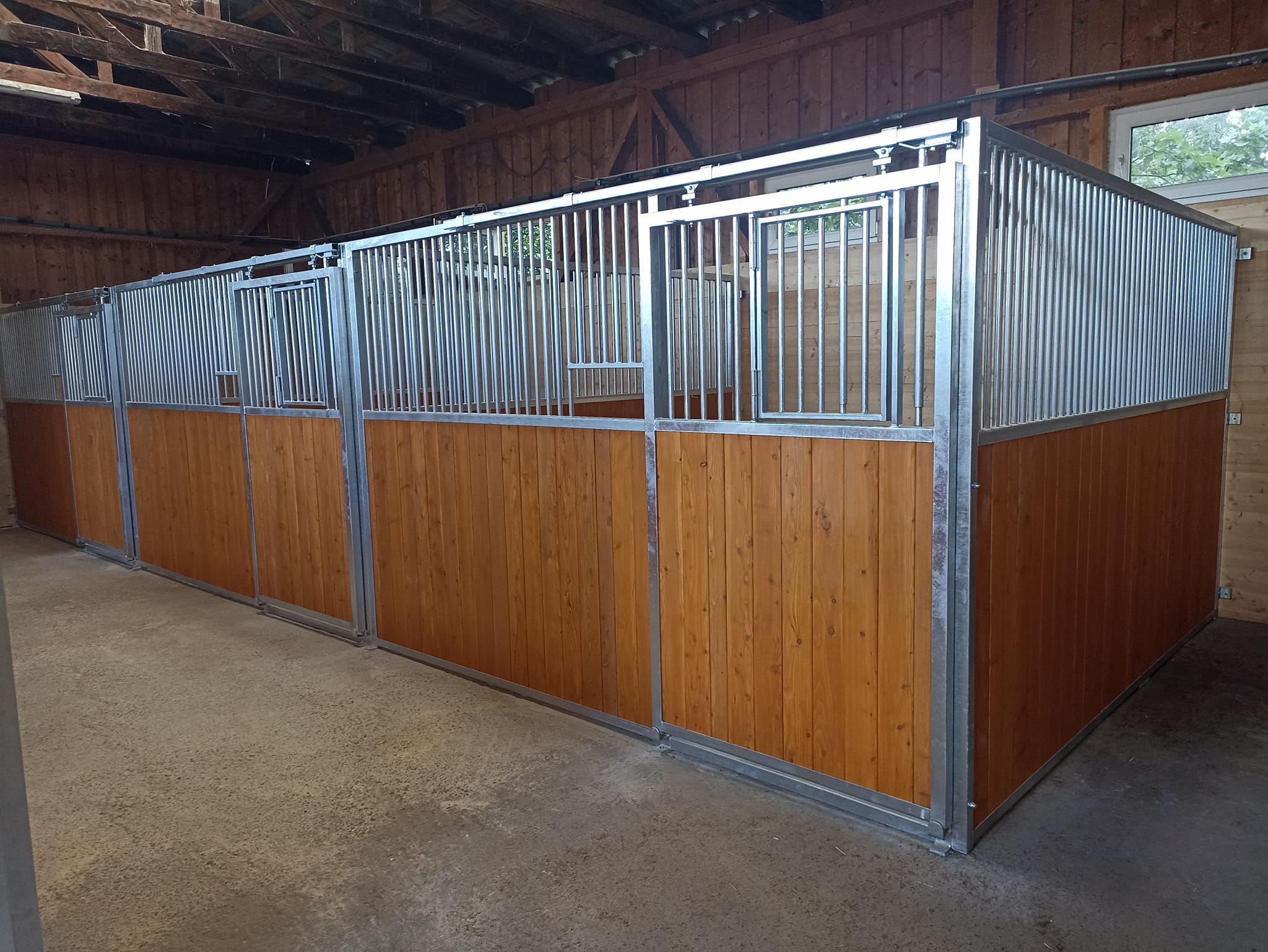 Façade First — box cheval économique et robuste – Image 3