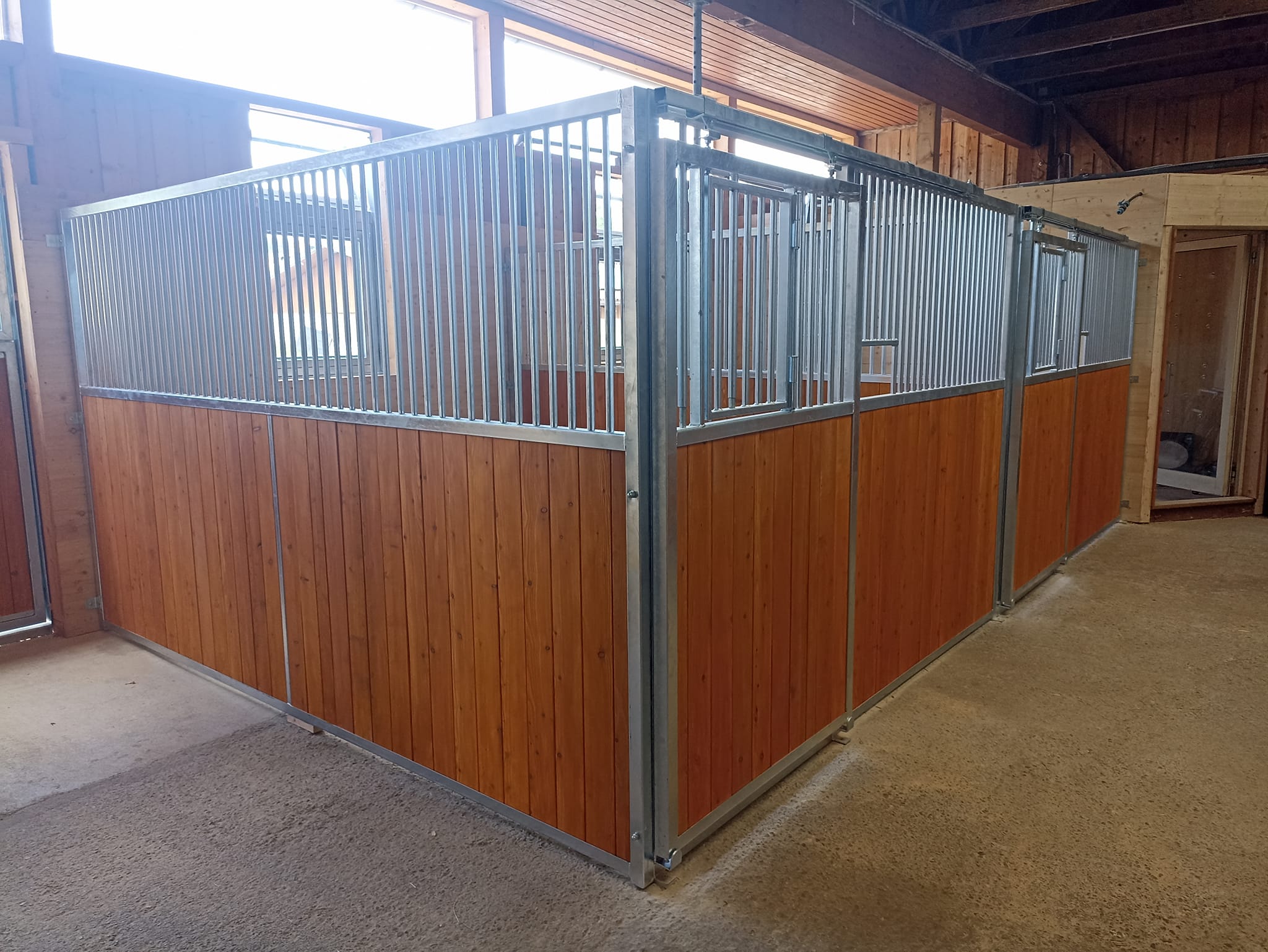 Façade First — box cheval économique et robuste – Image 2
