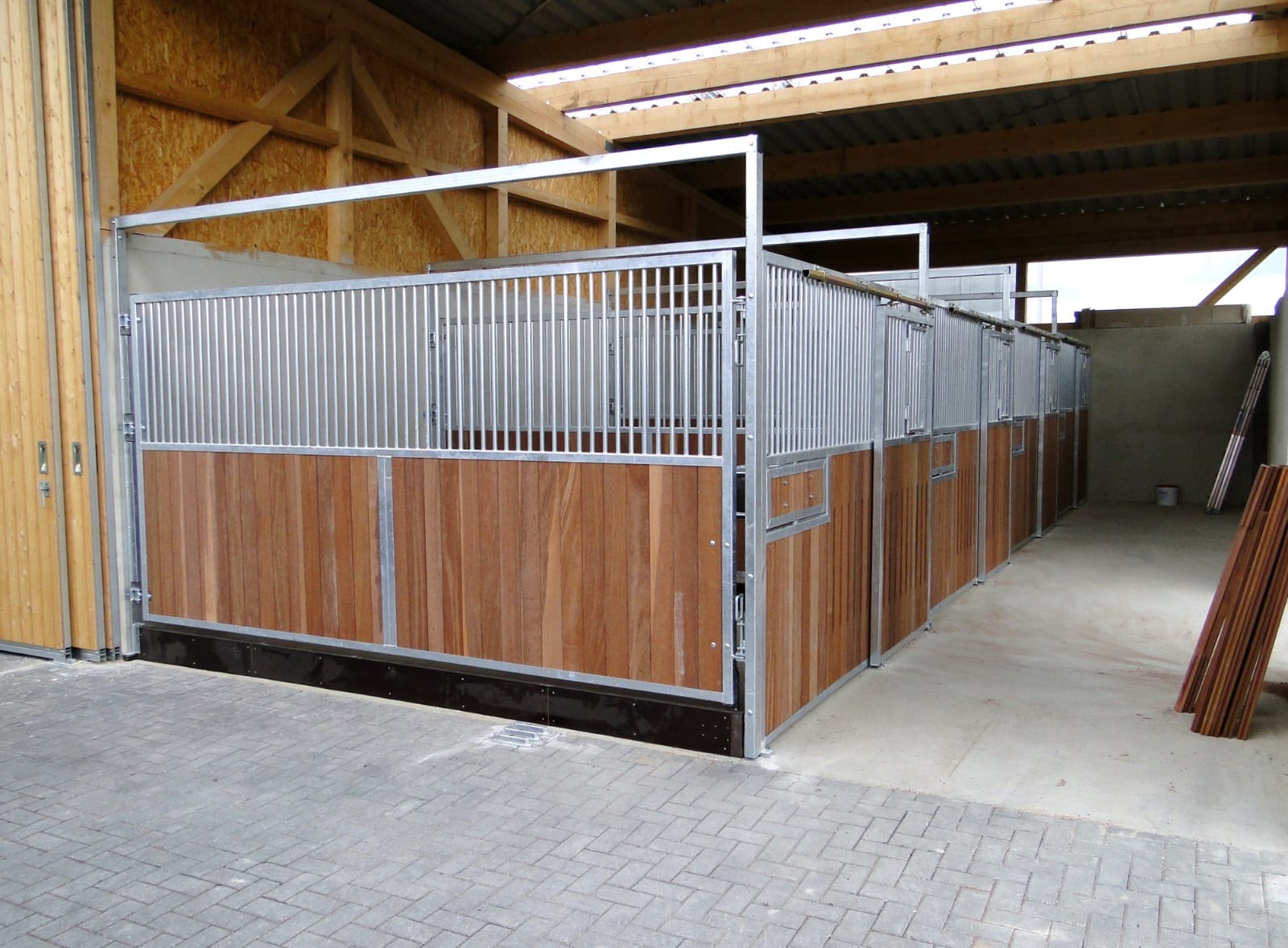 Façade First — box cheval économique et robuste – Image 8