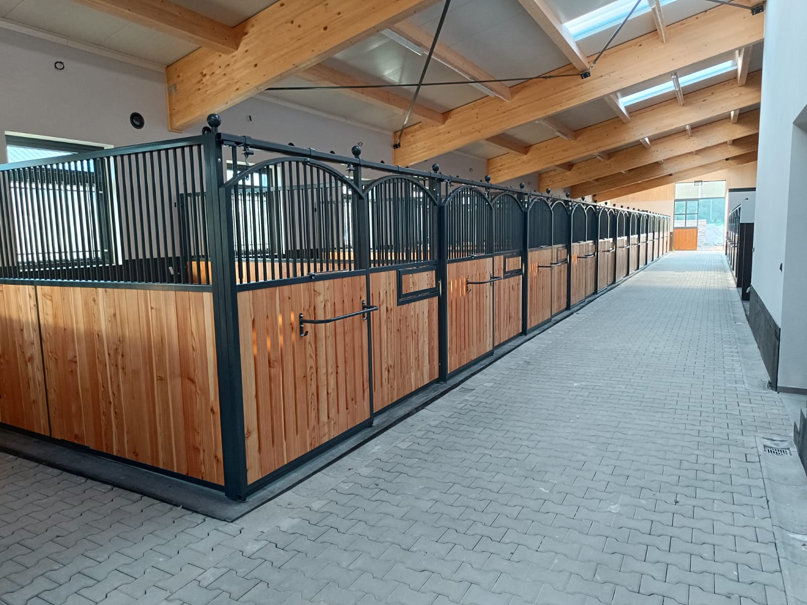Façade Landorino — box cheval haut de gamme, finition soignée – Image 3