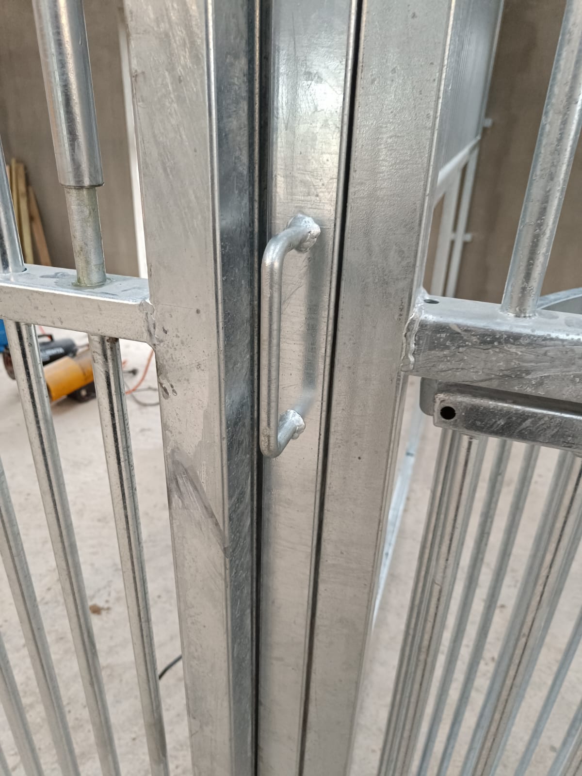 Façade First — box cheval économique et robuste – Image 38