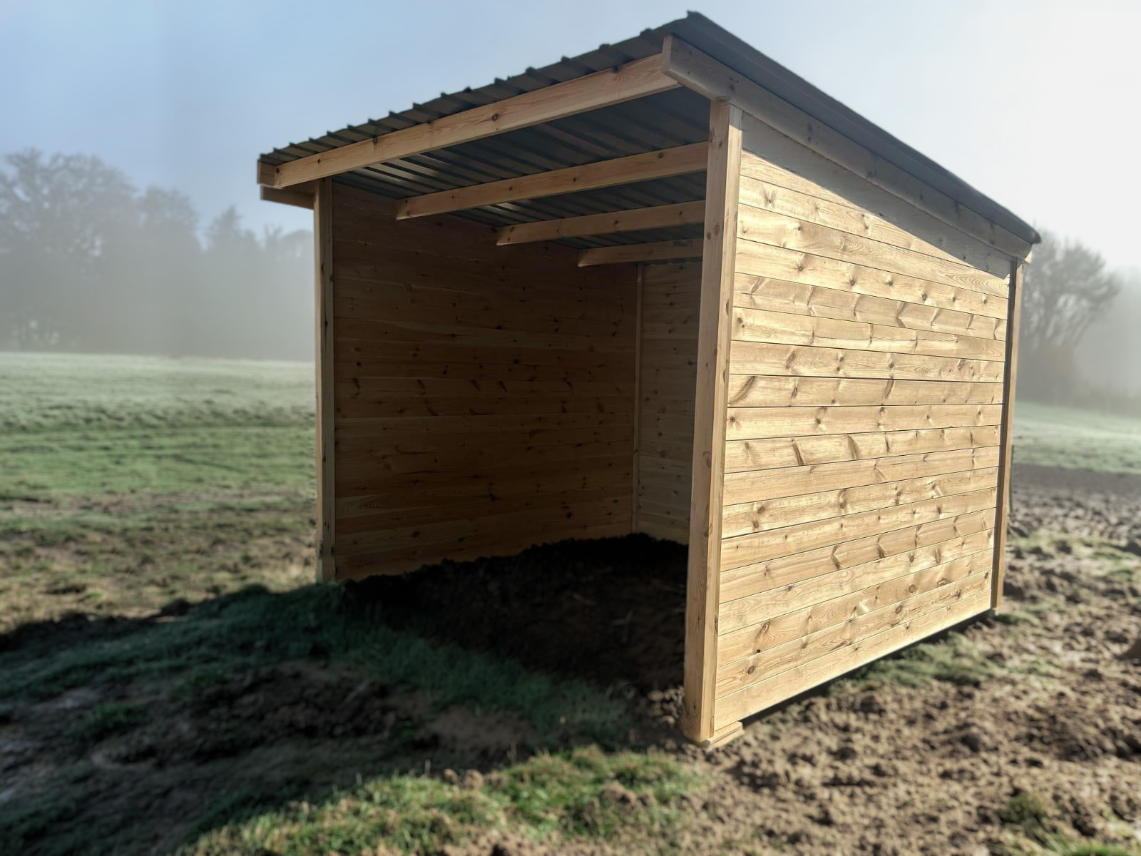 Abri Chevaux 3x3 m Ultra Robuste – Bois 32 mm – Image 3