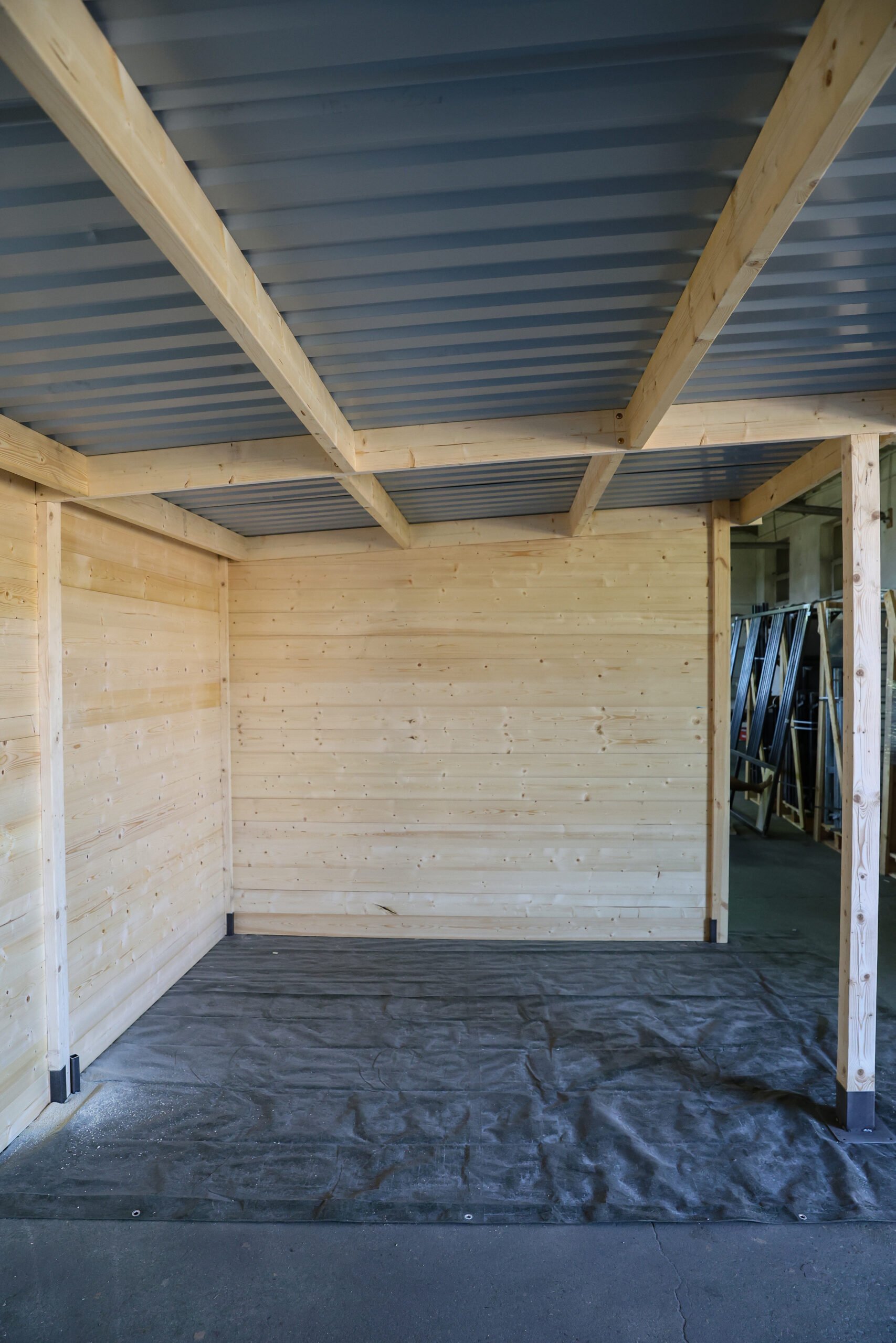 Abri cheval 3x6m libre service — distribution de fourrage – Image 3